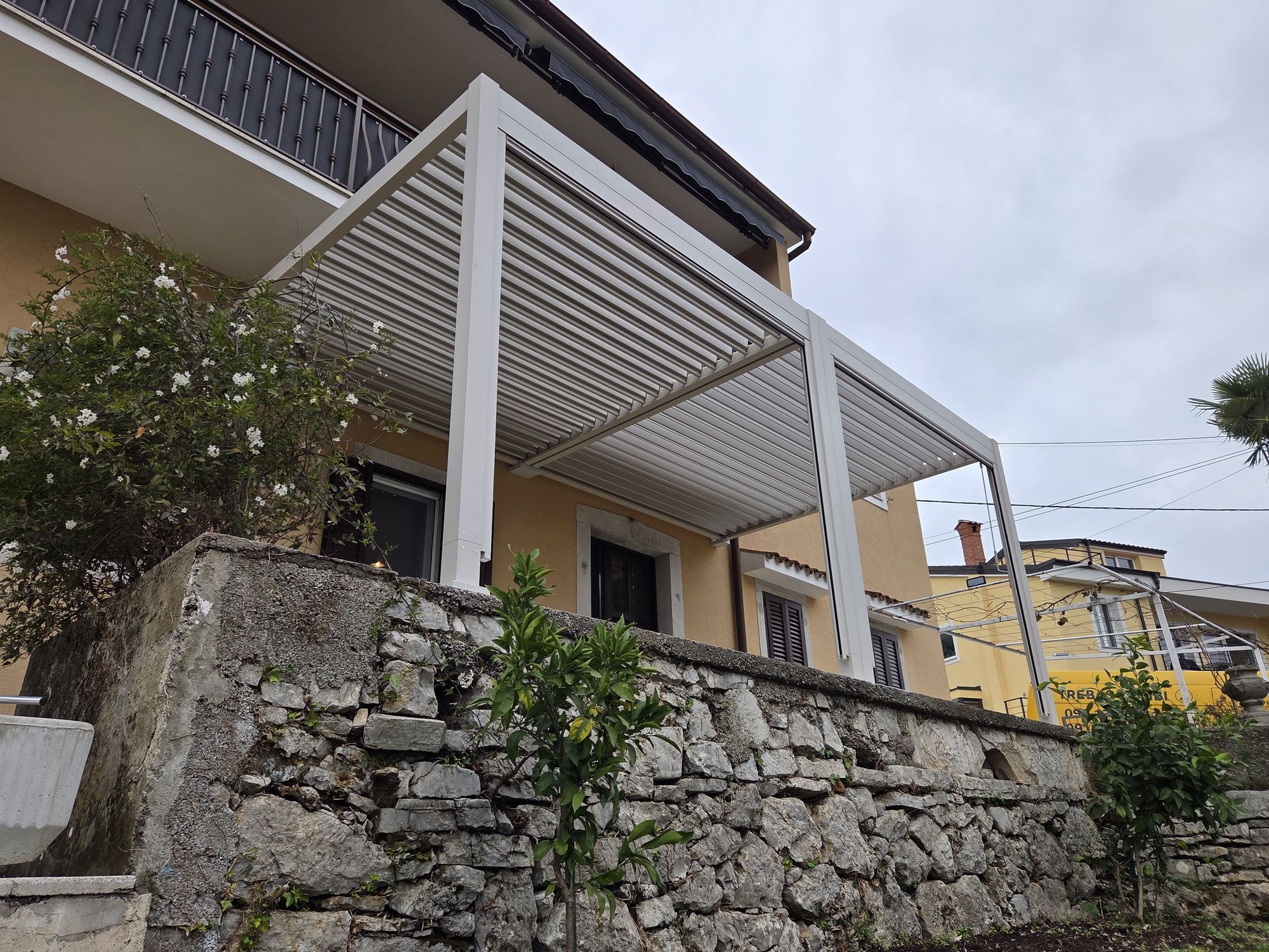 Bioklimatska pergola — Pergola Lux